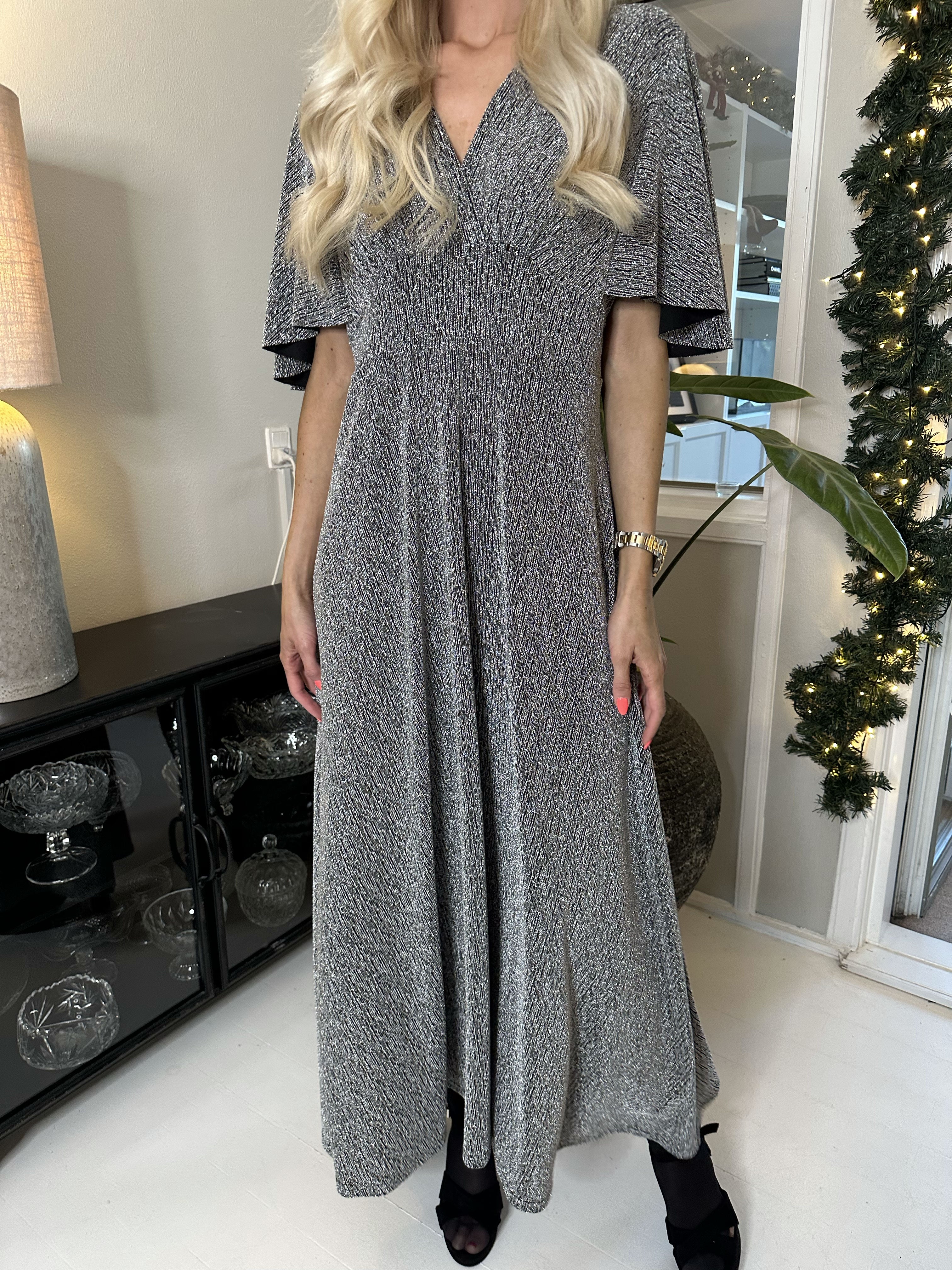 Julia - Lång elastisk klänning med glittertrådar